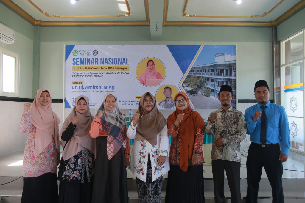 Foto bersama ibu Hj. Amiroh